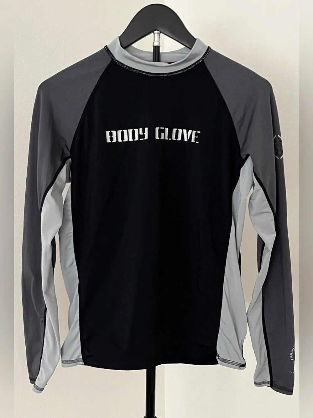 🌊 Classic Body Glove Long Sleeve Rash Guard | Black + Gray | Men’s/Unisex L